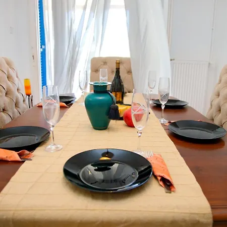 Aroura Homes 3br 2ba *