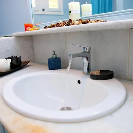 Aroura Homes 3br 2ba *