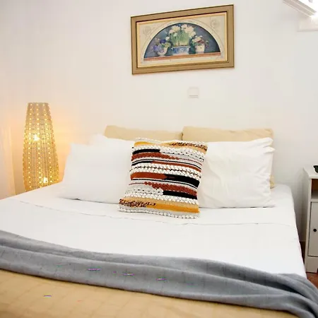 Aroura Homes 3br 2ba